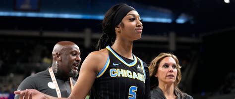 How do Angel Reese rookie of the year odds compare to Caitlin .